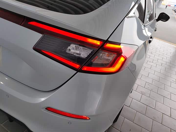 Фото 8 - Honda Civic