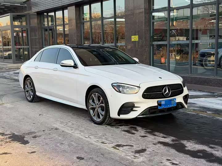 Photo 3 - Mercedes-Benz E-Class