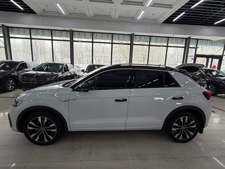 Фото 2 - Volkswagen T-Roc