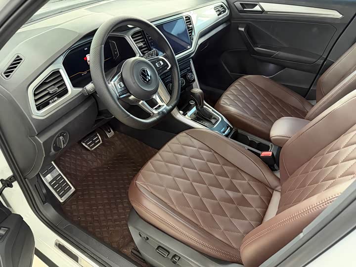 Фото 8 - Volkswagen T-Roc