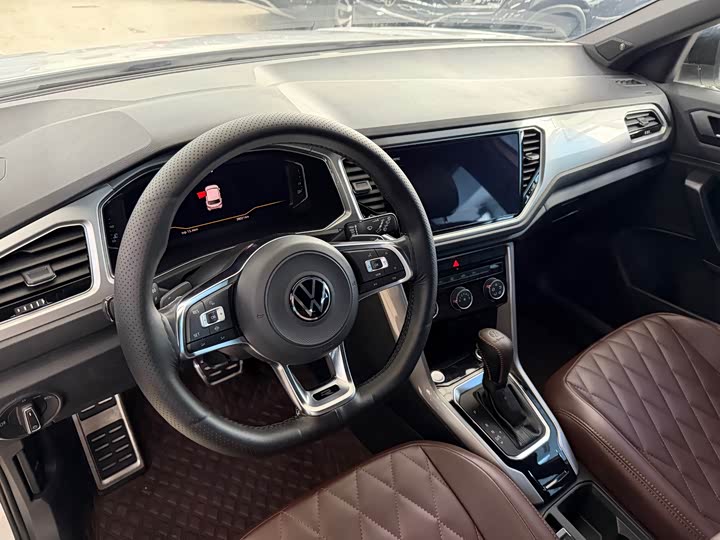 Фото 9 - Volkswagen T-Roc