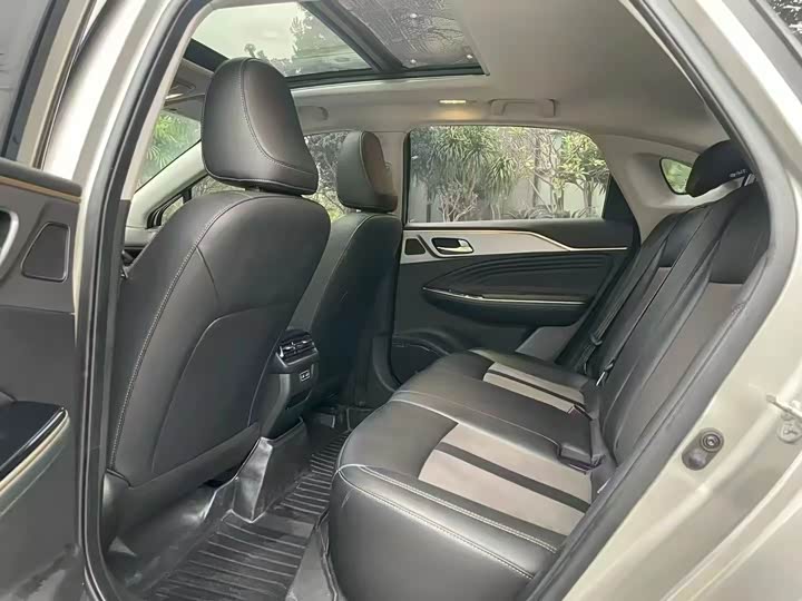 Фото 6 - GAC Aion S