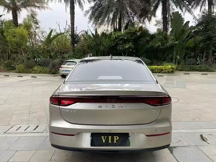 Фото 8 - GAC Aion S