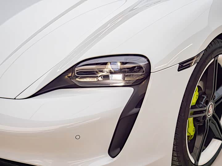 Фото 7 - Porsche Taycan