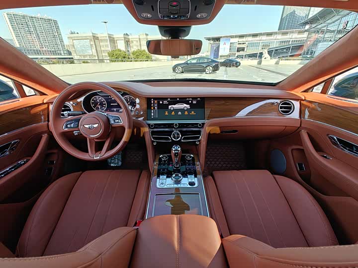 Фото 9 - Bentley Flying Spur