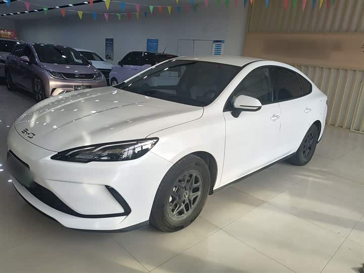 Фото 2 - BYD Seal 05 DM-i Hybrid