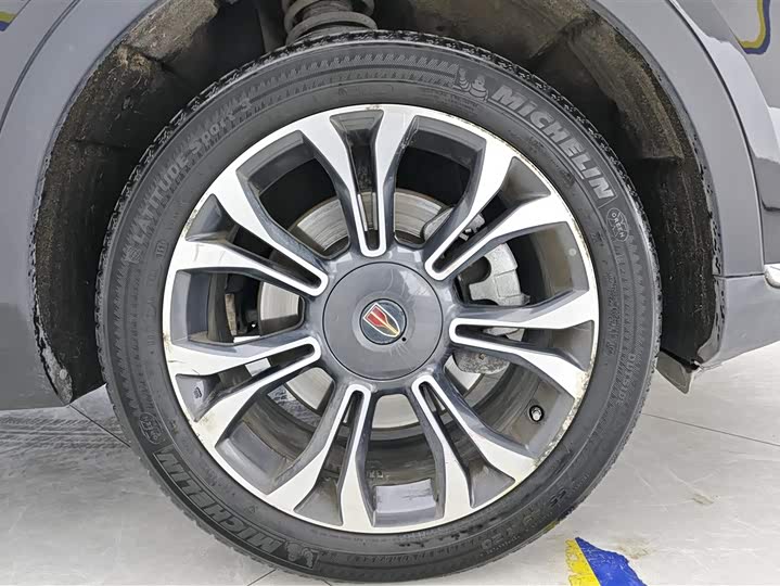 Фото 6 - Hongqi HS5