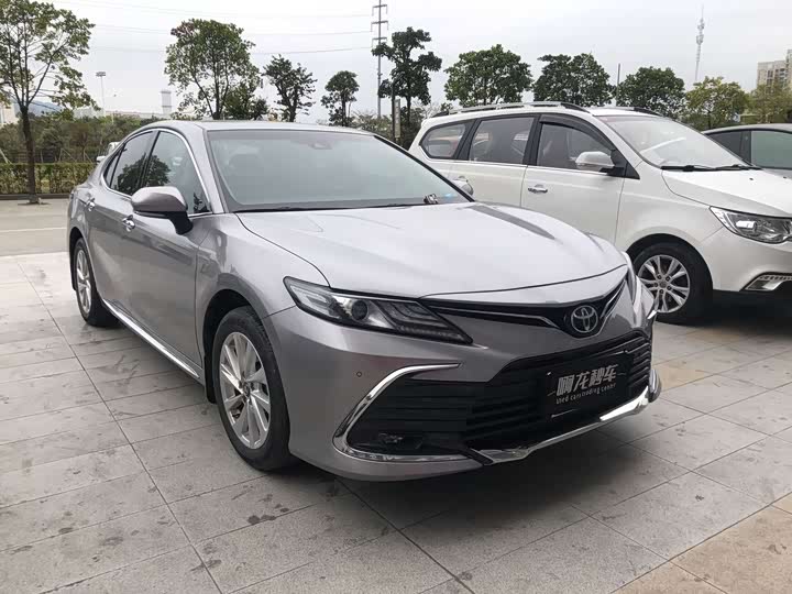 Фото 3 - Toyota Camry