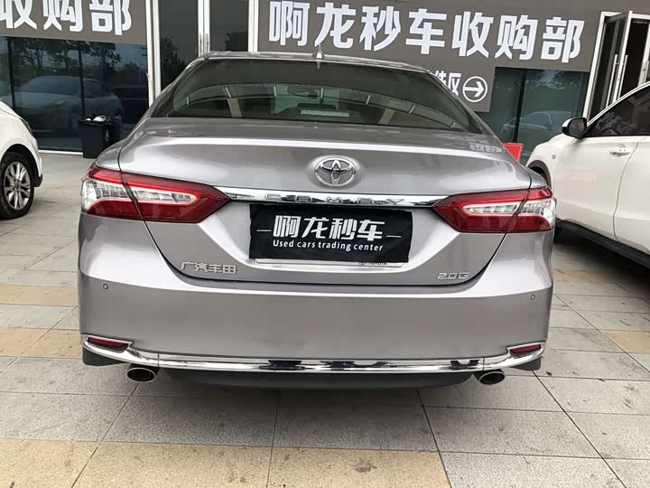 Фото 6 - Toyota Camry