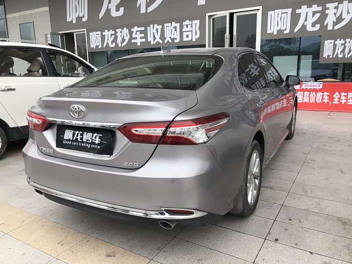 Фото 7 - Toyota Camry