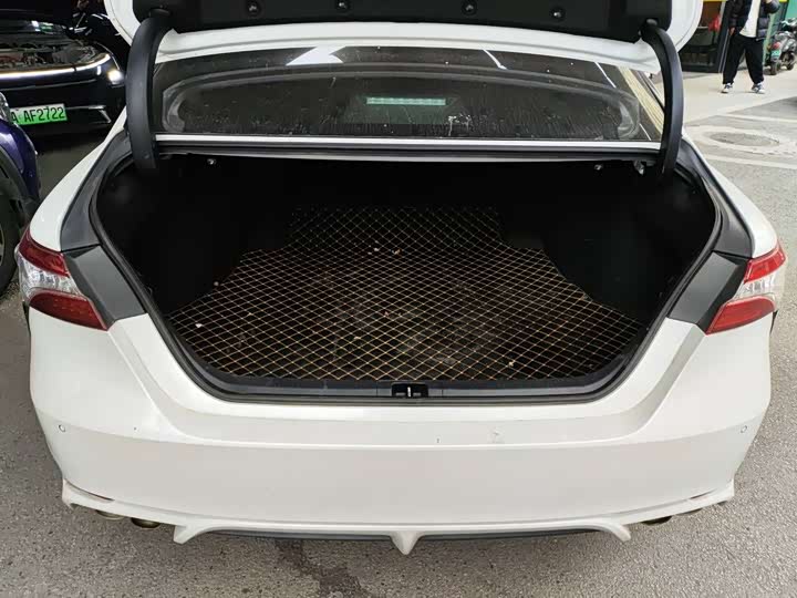 Фото 3 - Toyota Camry