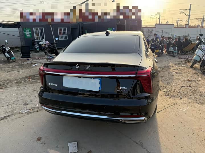 Фото 6 - Hongqi H5