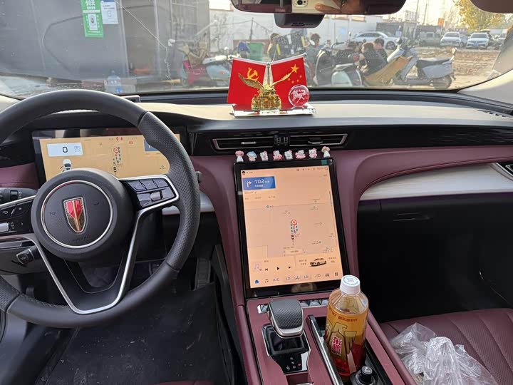 Фото 7 - Hongqi H5