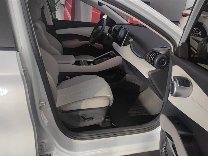 Фото 8 - BYD Yuan Plus