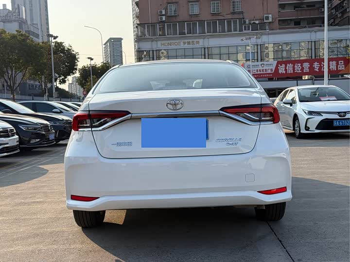 Фото 5 - Toyota Corolla