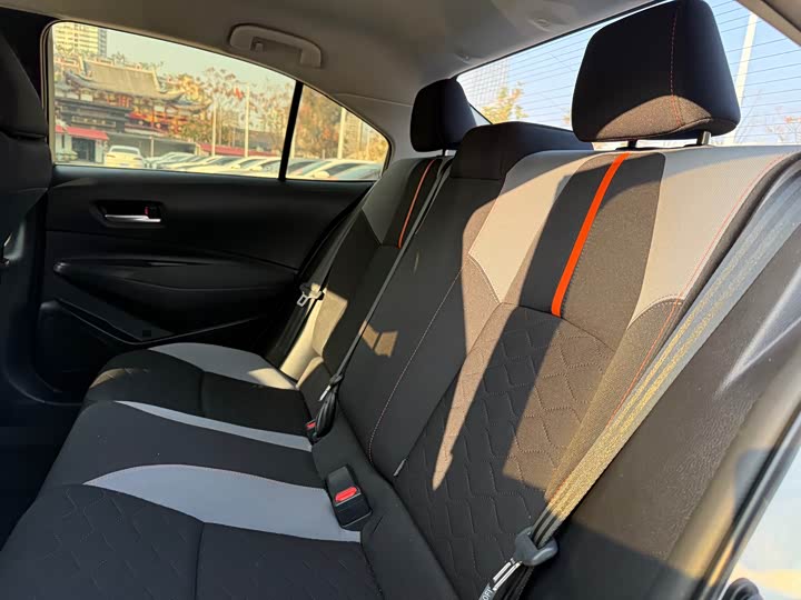 Фото 8 - Toyota Corolla