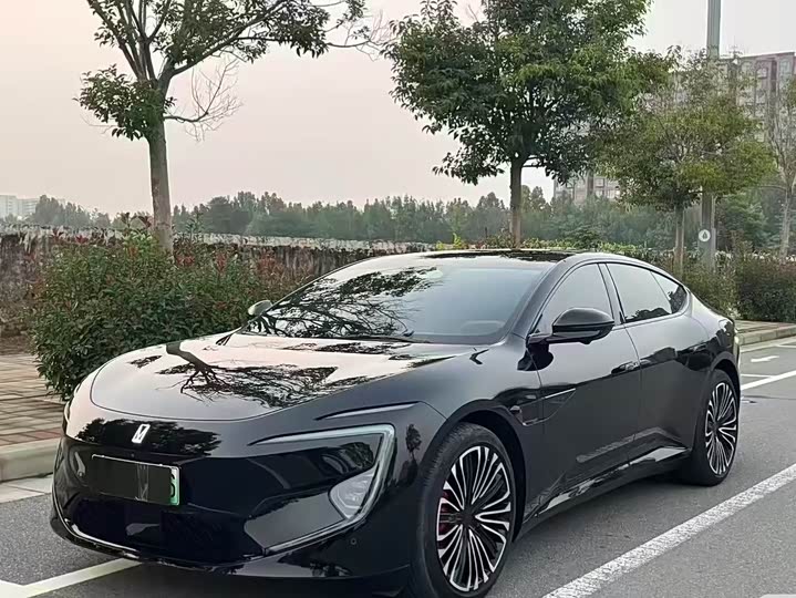 Фото 1 - Avatr 12