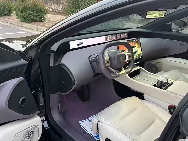 Фото 3 - Avatr 12