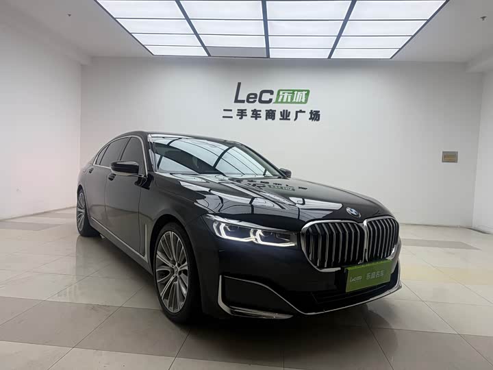 Фото 2 - BMW 7 Series