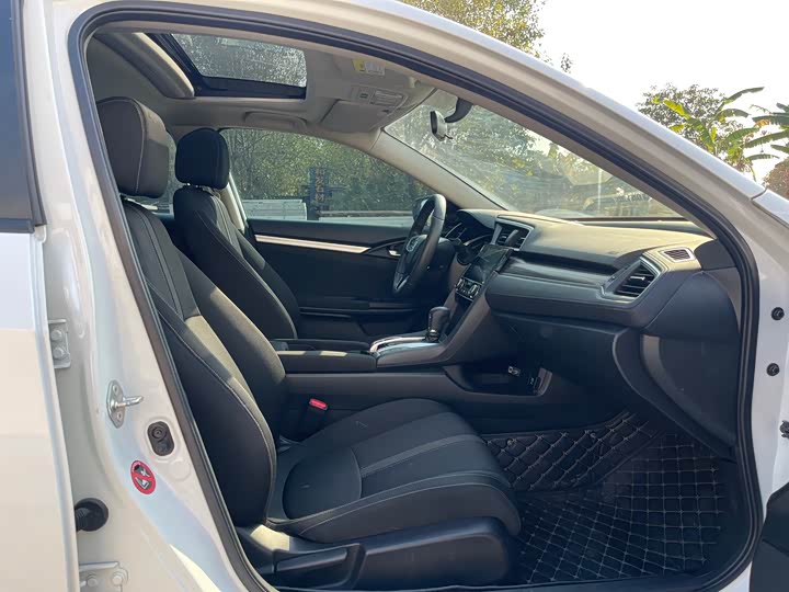 Фото 8 - Honda Civic