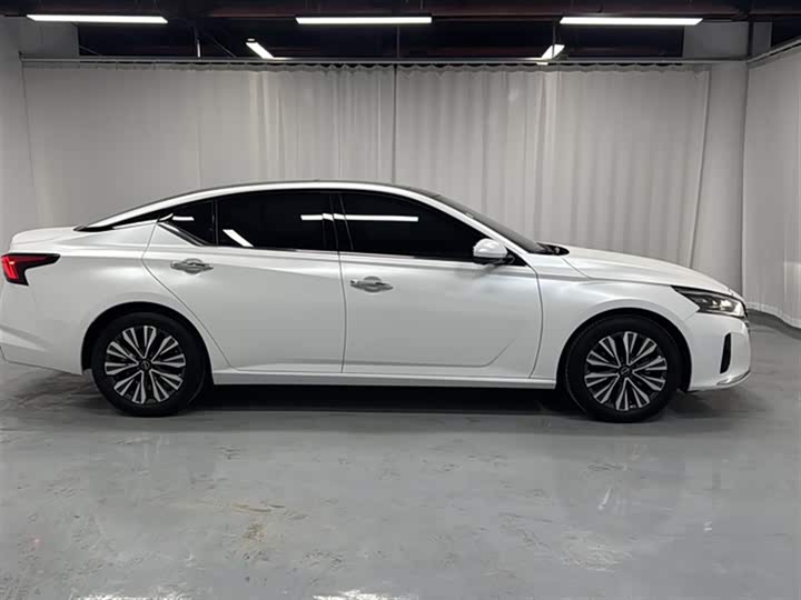 Фото 9 - Nissan Teana