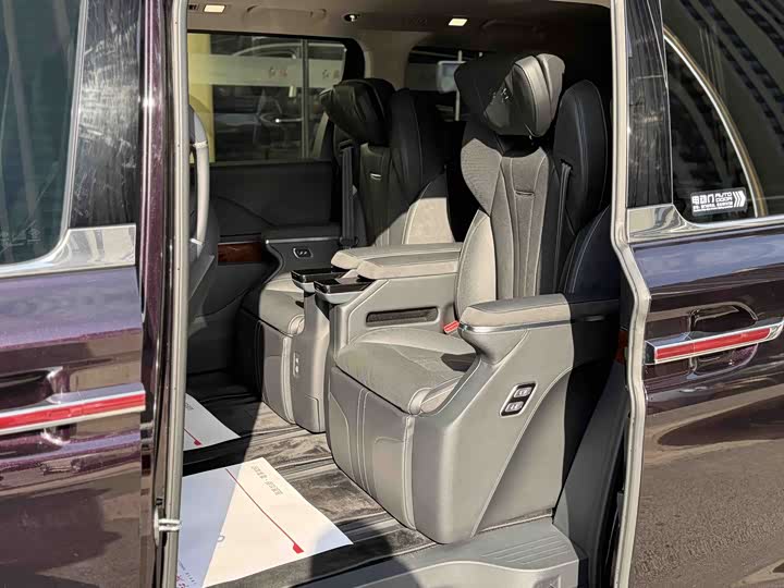 Фото 5 - Hongqi HQ9 Hybrid