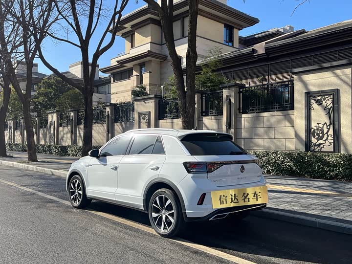 Фото 2 - Volkswagen T-Roc