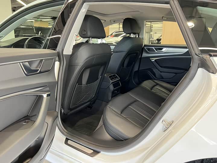 Фото 8 - Audi A7