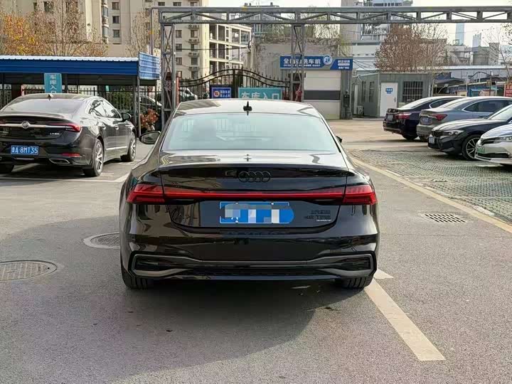 Фото 5 - Audi A7L