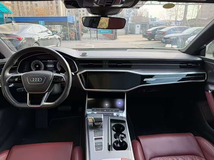 Фото 9 - Audi A7L