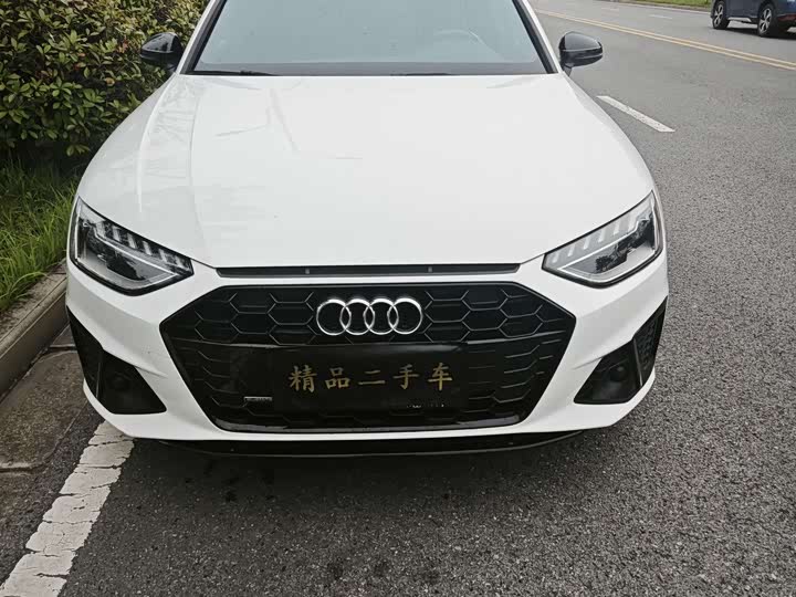 Фото 2 - Audi A4L