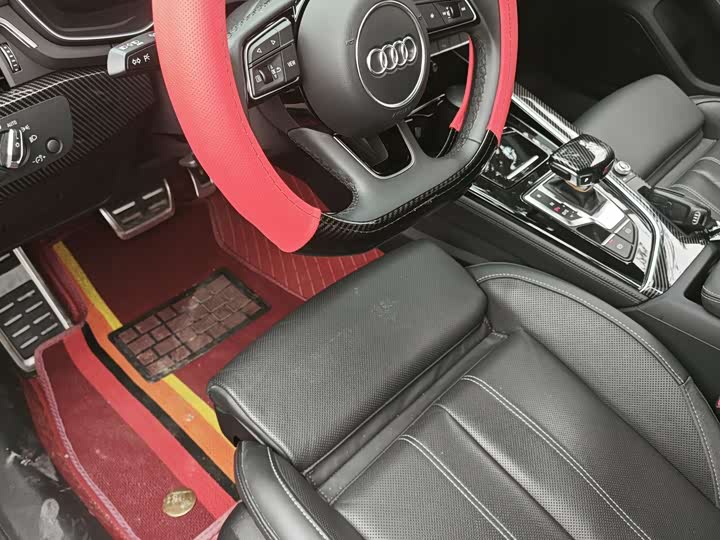 Фото 5 - Audi A4L