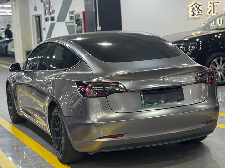 Фото 6 - Tesla Model 3