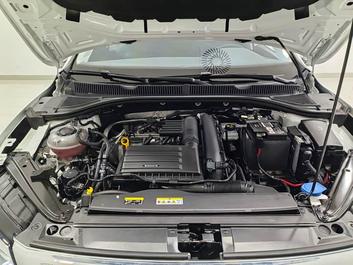 Фото 9 - Volkswagen Sagitar L