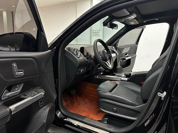 Фото 7 - Mercedes-Benz GLB-Class