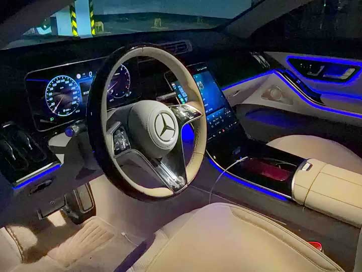 Фото 3 - Mercedes-Benz Maybach S-Class