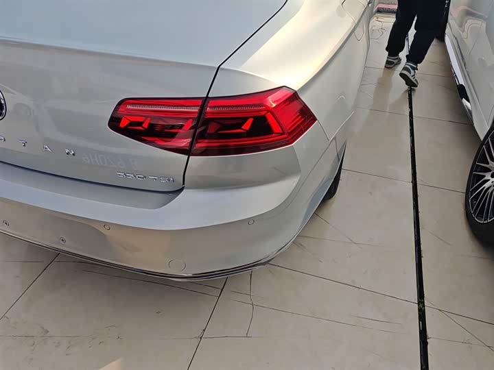 Фото 8 - Volkswagen Magotan