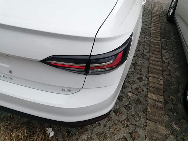 Фото 8 - Volkswagen Lavida