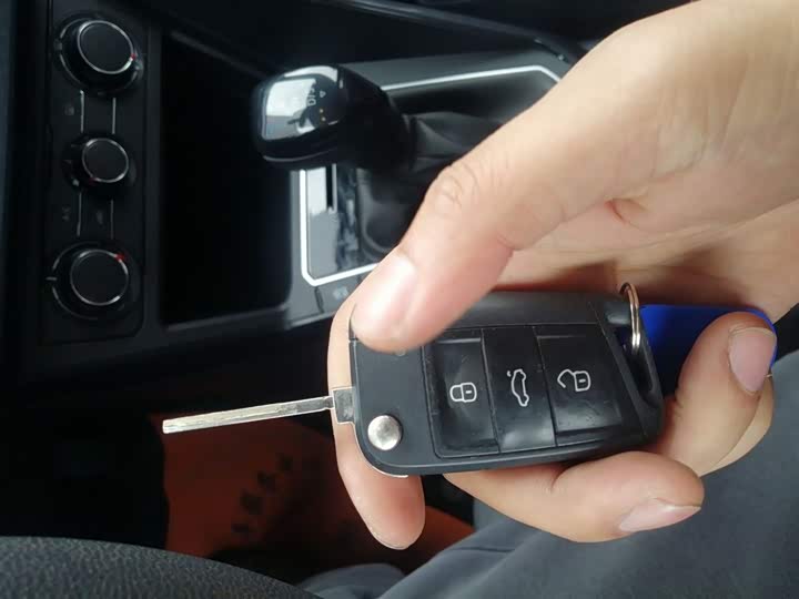 Фото 9 - Volkswagen Lavida