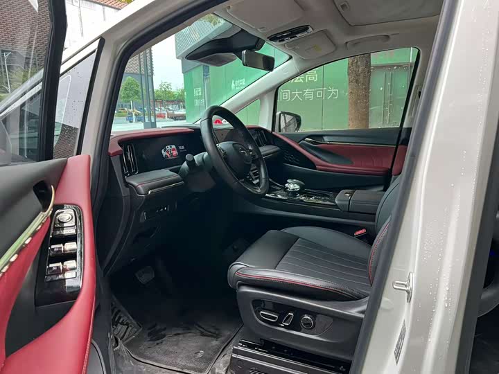 Фото 6 - GAC Trumpchi E9