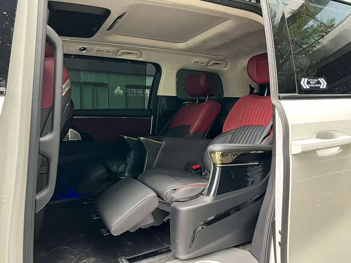 Фото 7 - GAC Trumpchi E9