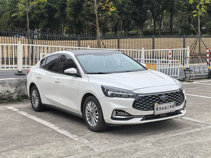 Фото 3 - Ford Focus