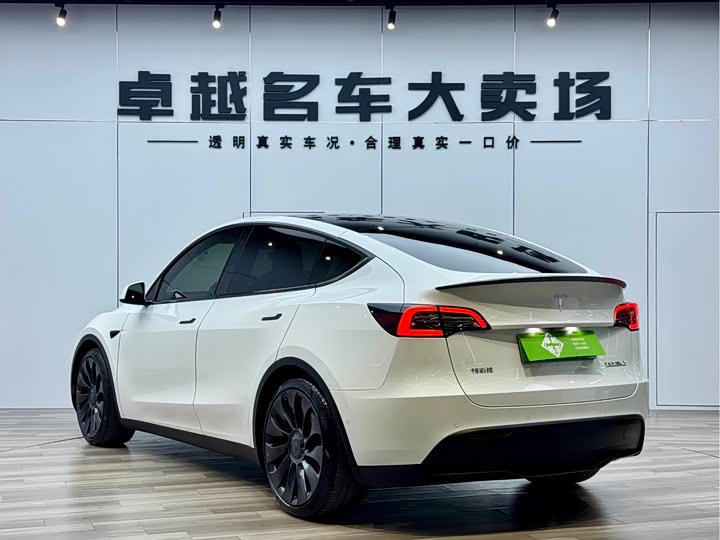 Фото 5 - Tesla Model Y