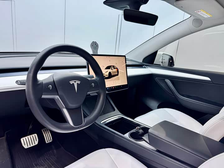 Фото 8 - Tesla Model Y