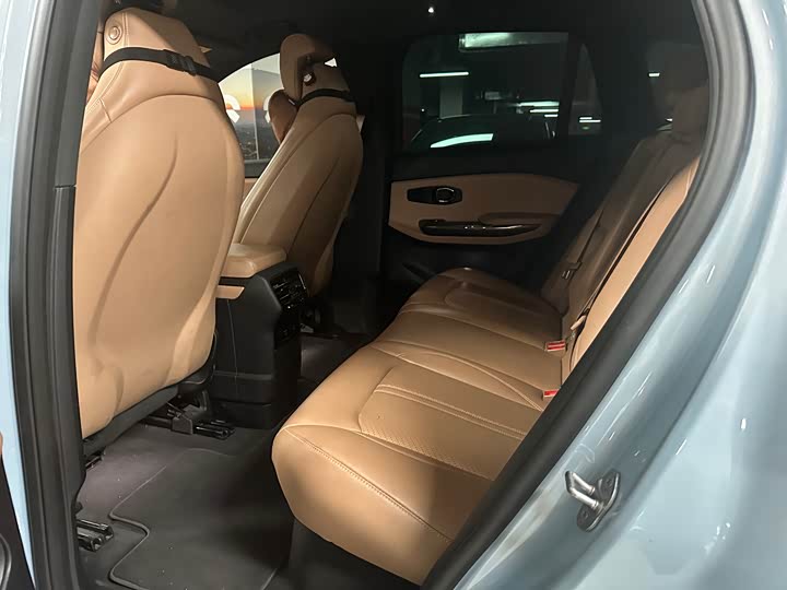 Фото 7 - Nio ES6