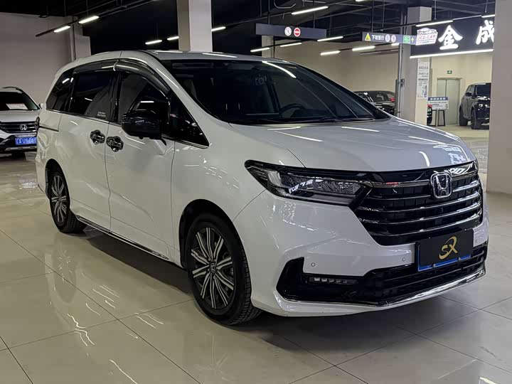 Фото 3 - Honda Odyssey