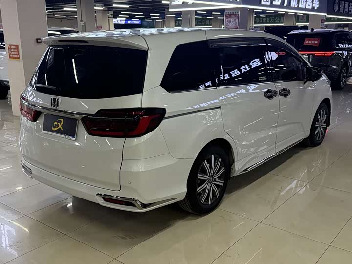 Фото 4 - Honda Odyssey