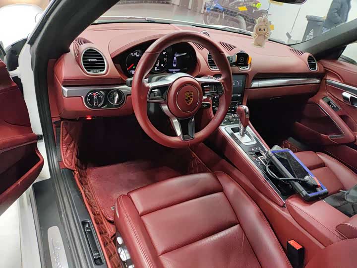 Фото 2 - Porsche 718