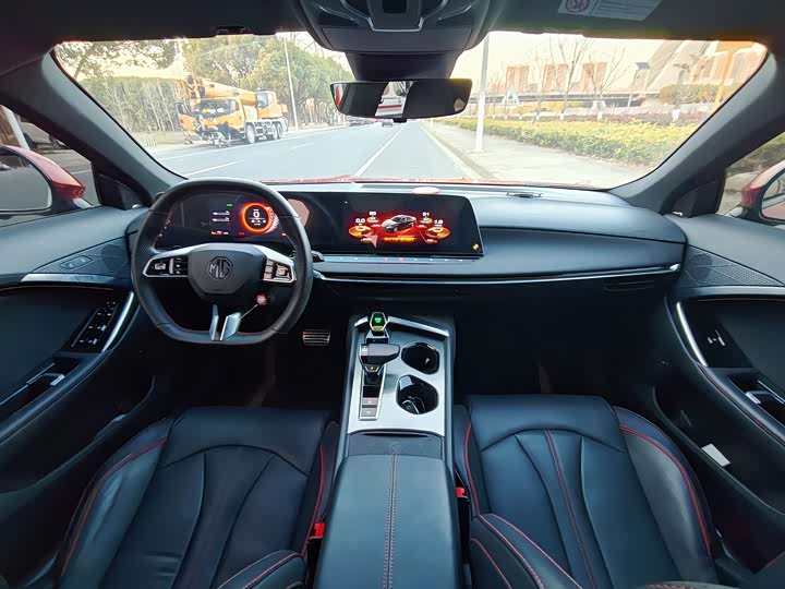 Фото 9 - MG Motor 7