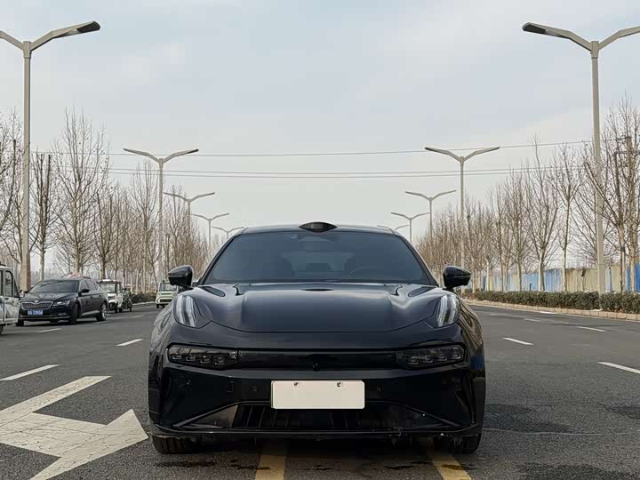 Фото 2 - Zeekr 001